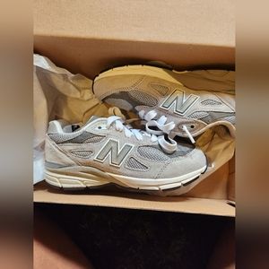 New Balance 990
